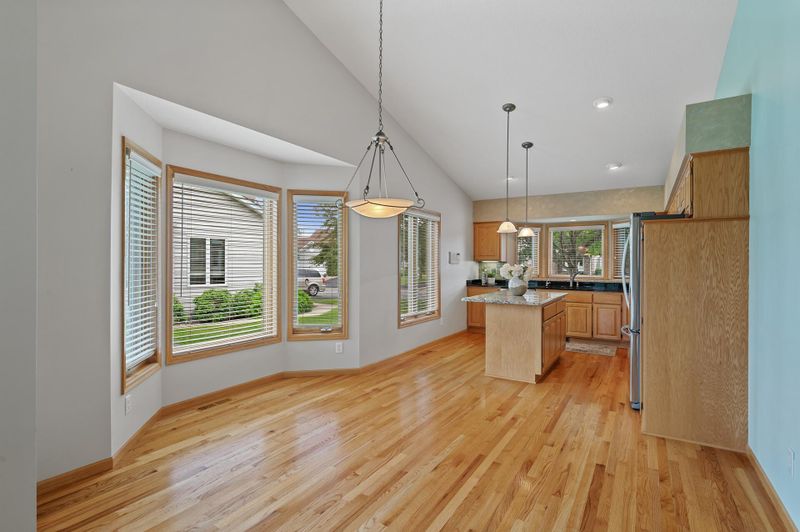 14335 Peninsula Point Dr, Savage, MN 55378