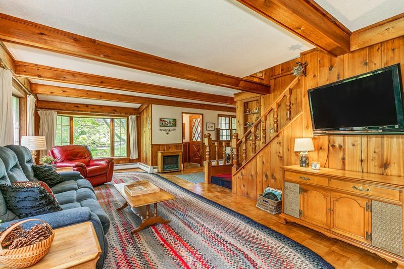 5250 E County Line N, Dellwood, MN 55110