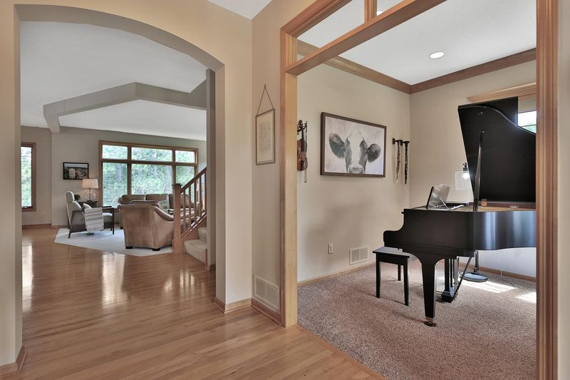 19633 Elgin Cir NW, Elk River, MN 55330