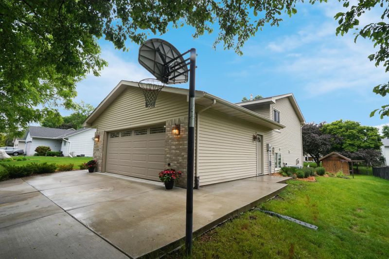 12549 91st Ave N, Maple Grove, MN 55369