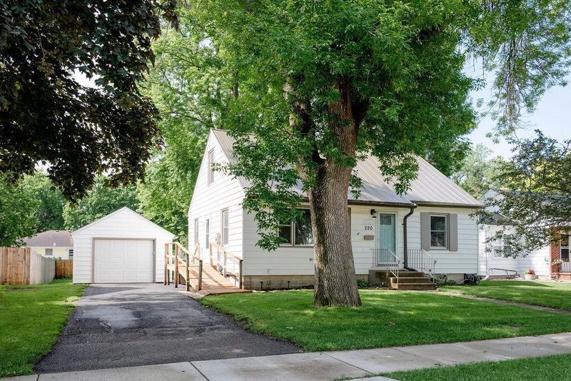 220 7th Ave SE, Waseca, MN 56093