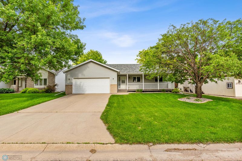 2725 26th Street Cir S, Moorhead, MN 56560