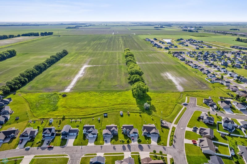 1500 W Summerwood Trl, Dilworth, MN 56529