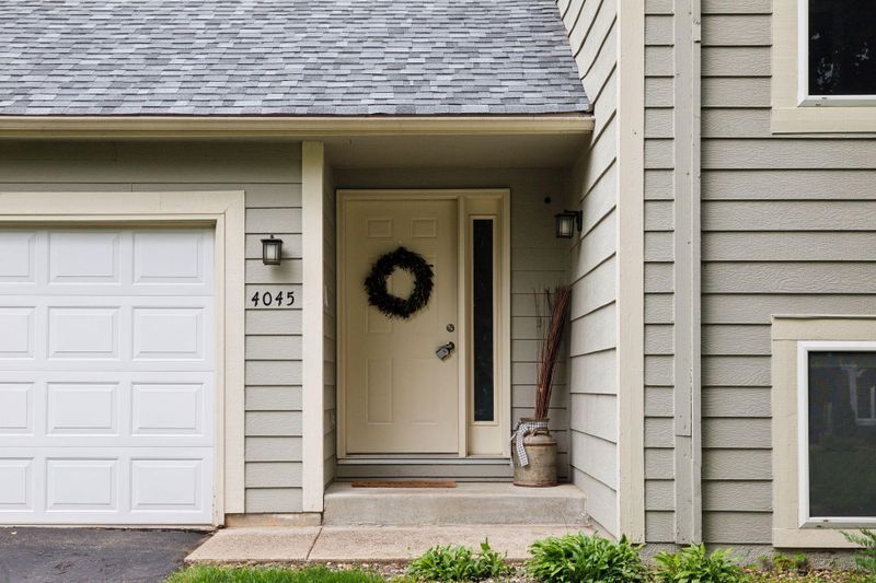 4045 Pennsylvania Ave, Eagan, MN 55123