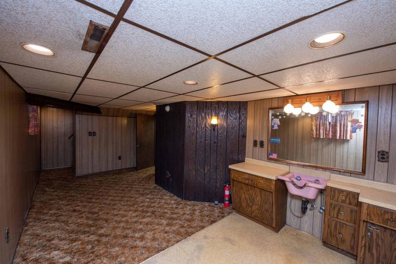 1047 Cumberland St, Saint Paul, MN 55117
