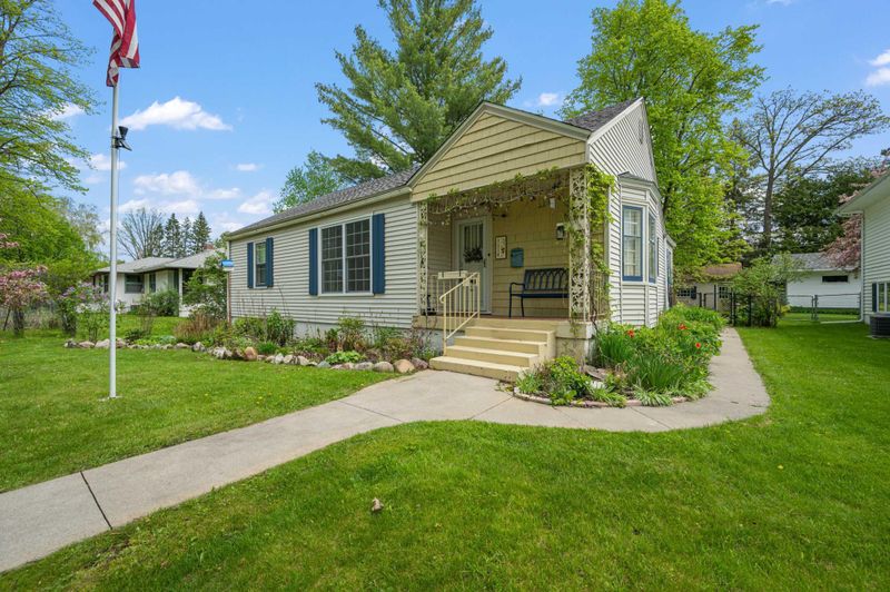 1114 NW 4th Ave, Grand Rapids, MN 55744