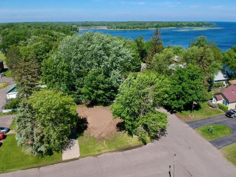 375 3rd Ave N, Isle, MN 56342