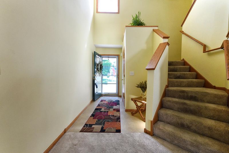 3501 Goodwin Ave N, Oakdale, MN 55128