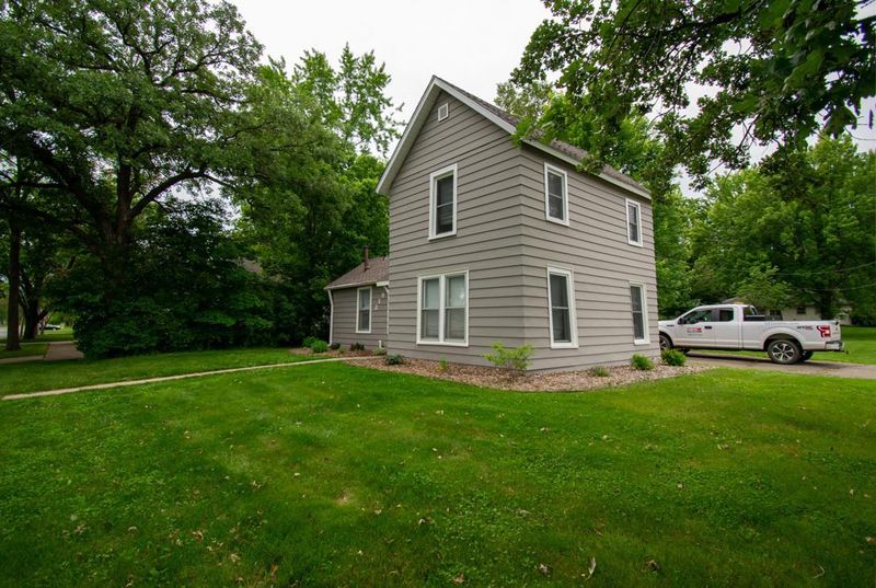 319 14th St W, Hastings, MN 55033