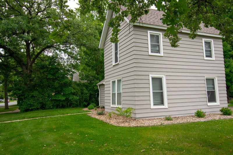 319 14th St W, Hastings, MN 55033