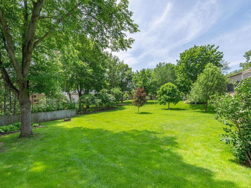1425 81st St, Victoria, MN 55386