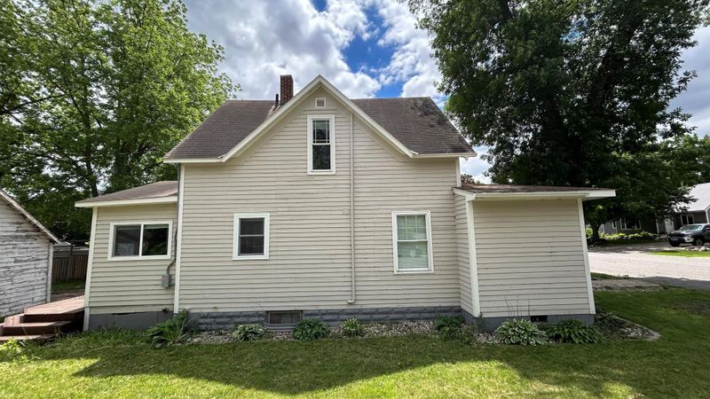 401 3rd St S, Grove City, MN 56243