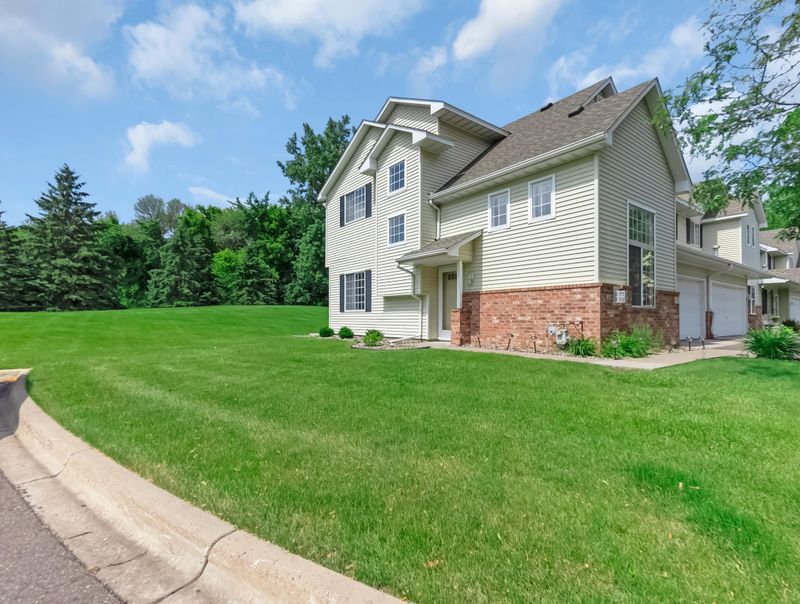 9002 Merrimac Ln N, Maple Grove, MN 55311