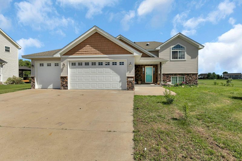 910 Kelsey Ave, Clearwater, MN 55320