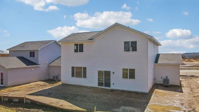 1143 Compton Ave, River Falls, WI 54022