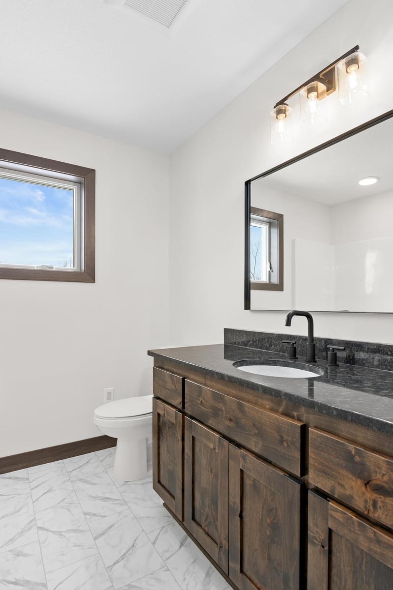 21442 Cottonwood St NW, Oak Grove, MN 55011