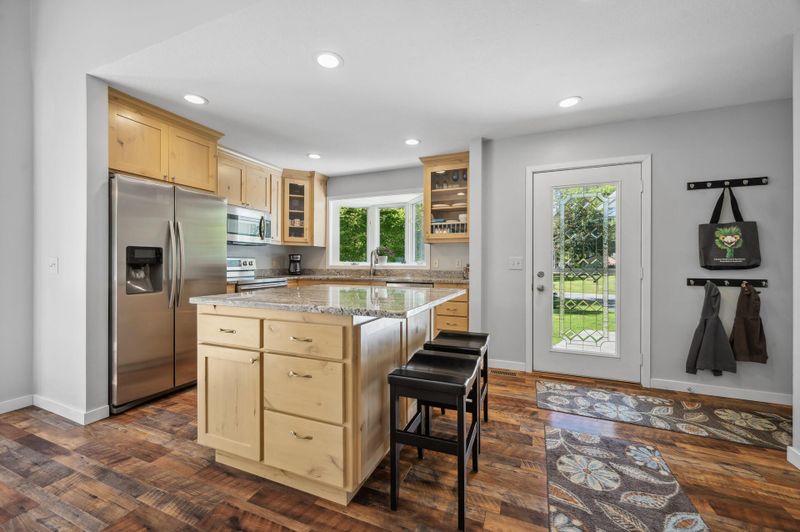 5790 Flint Trl, Wyoming, MN 55092