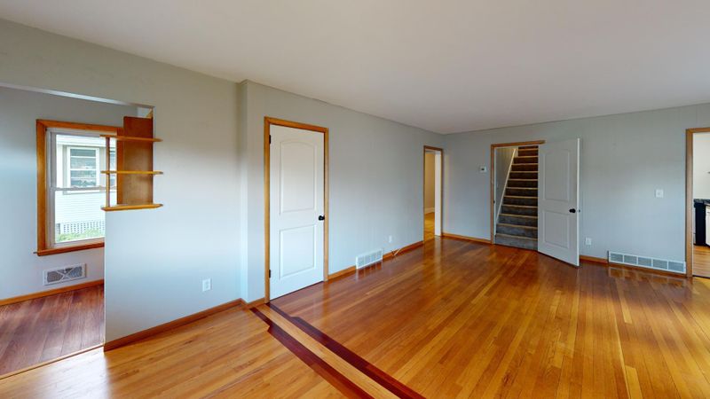 319 2nd Ave SW, Forest Lake, MN 55025
