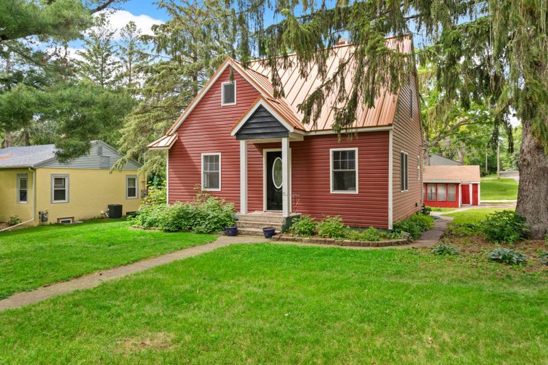 2675 3rd Ave E, North Saint Paul, MN 55109