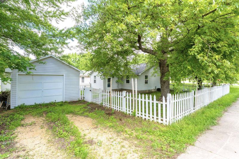 802 N Washington Ave, Saint Peter, MN 56082