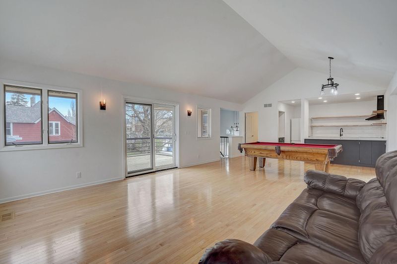 717 W 27th St, Minneapolis, MN 55408