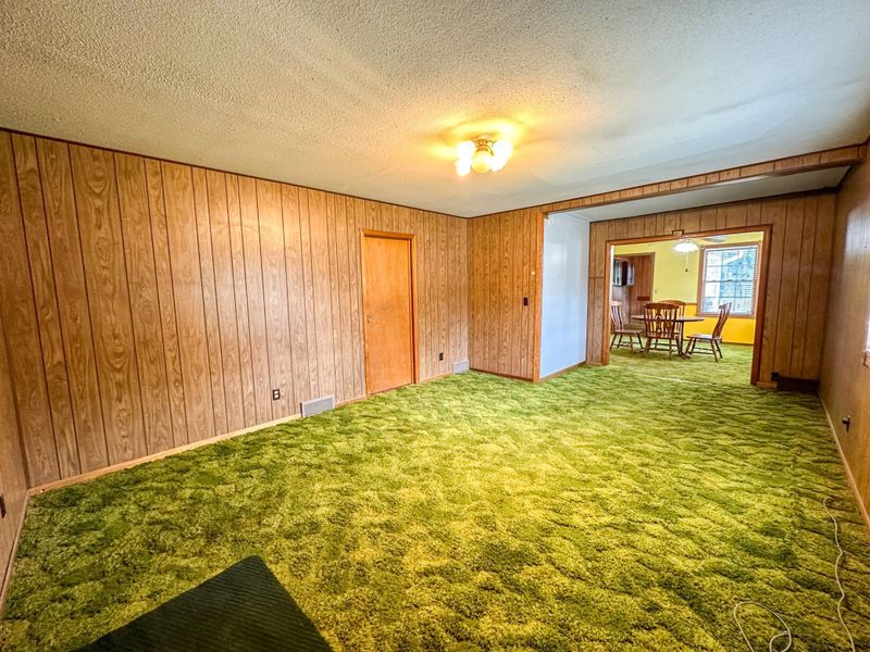 1208 Baker Ave, Gibbon, MN 55335