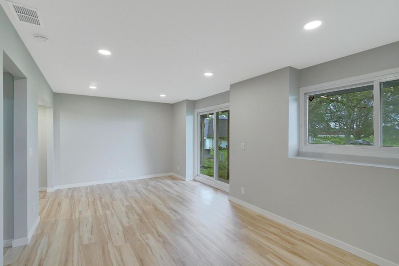 10541 Dupont Rd S, Bloomington, MN 55431