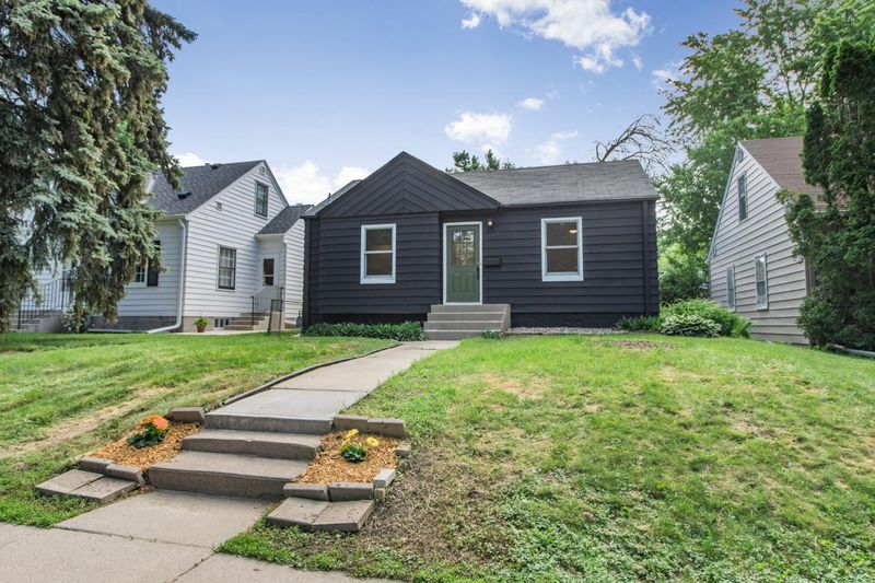 2608 Abbott Ave N, Robbinsdale, MN 55422