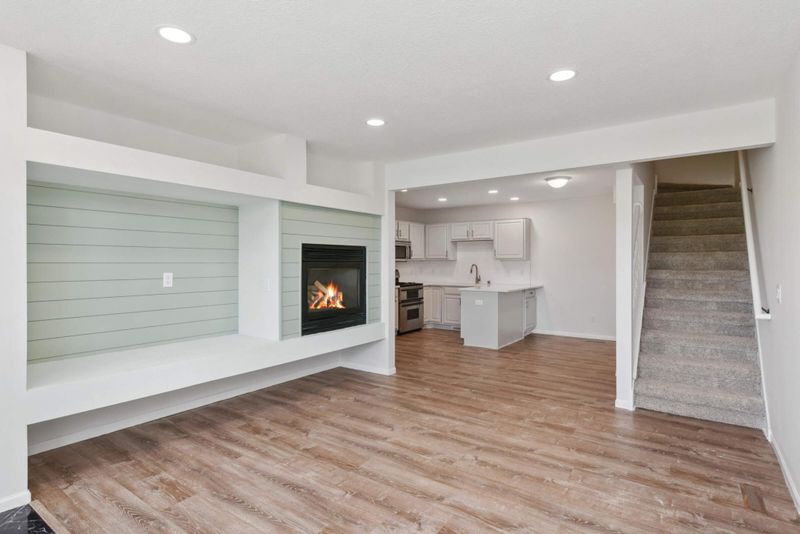 2246 Flamingo Dr, Shakopee, MN 55379