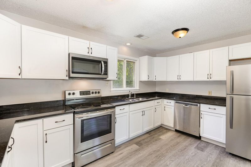 8937 Naples St NE, Lexington, MN 55449