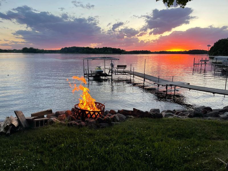 3165 Lakeshore Ave, Medina, MN 55359