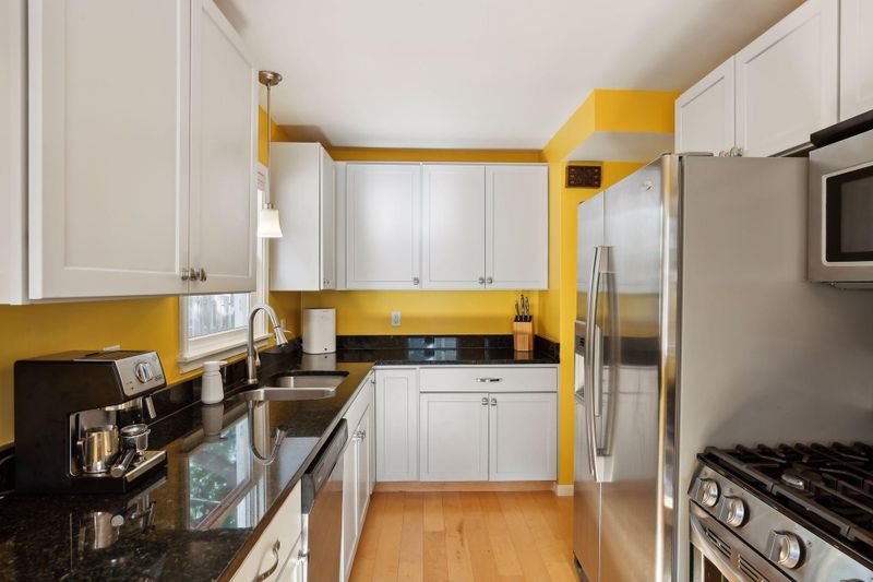 2077 Magnolia Ave E, Saint Paul, MN 55119