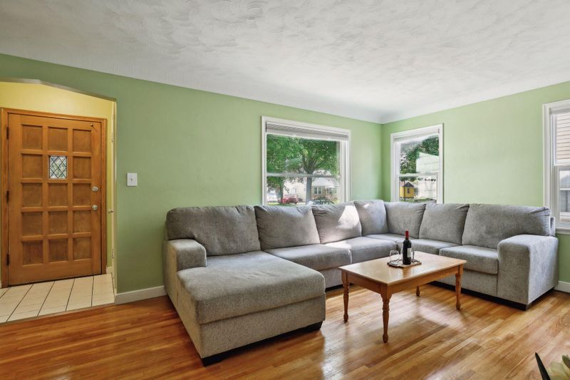 2077 Magnolia Ave E, Saint Paul, MN 55119