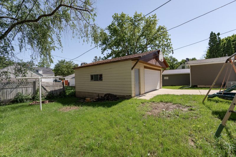 1507 2nd St NE, Rochester, MN 55906
