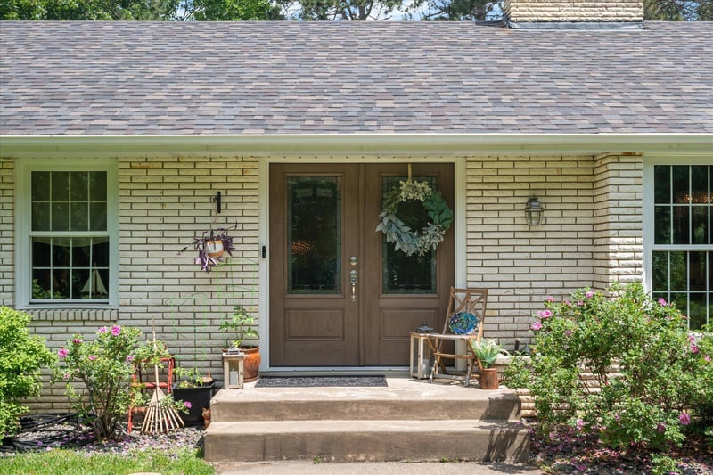 53 Glen Edge Rd, Dellwood, MN 55110