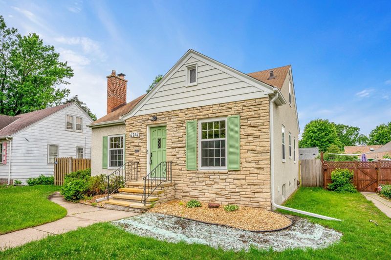 4247 Abbott Ave N, Robbinsdale, MN 55422