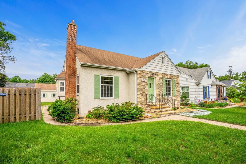 4247 Abbott Ave N, Robbinsdale, MN 55422