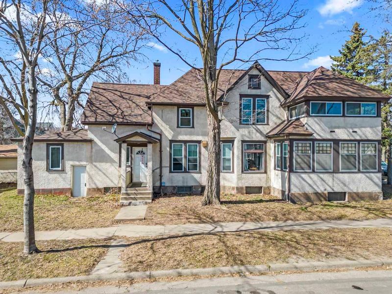736 Geranium Ave E, Saint Paul, MN 55106