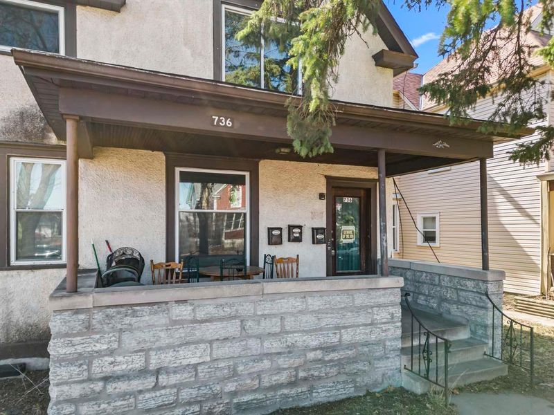 736 Geranium Ave E, Saint Paul, MN 55106