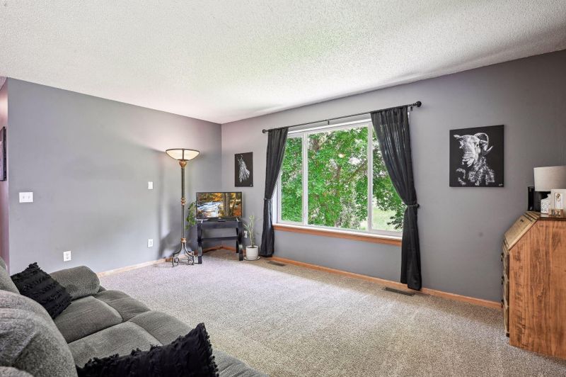 1222 Leo Ln, Buffalo, MN 55313