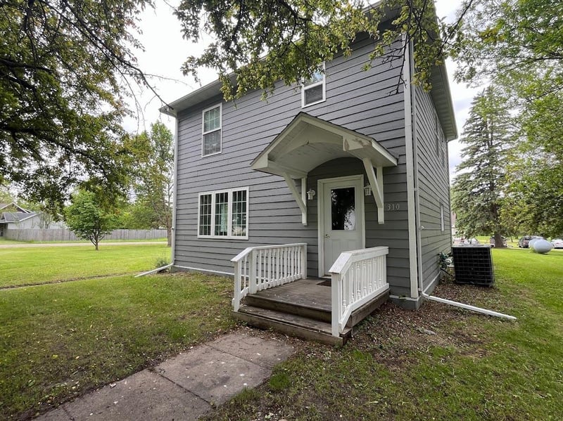 310 Jackson St NW, Mcintosh, MN 56556