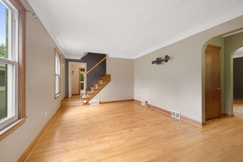 1109 Cook Ave E, Saint Paul, MN 55106