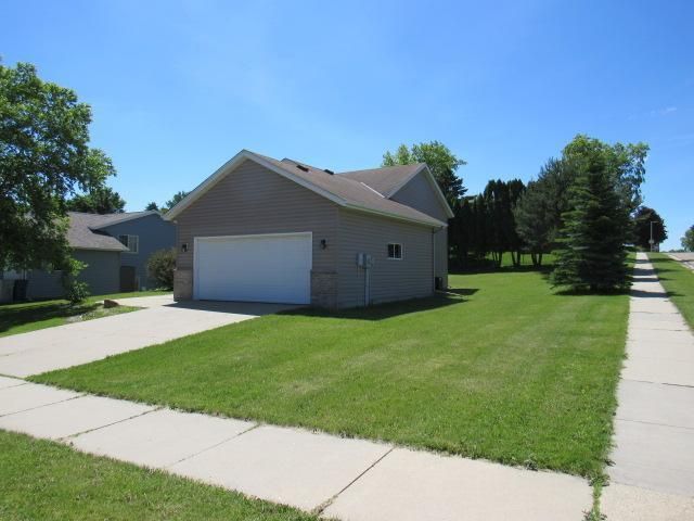 4812 Manor Brook Dr NW, Rochester, MN 55901