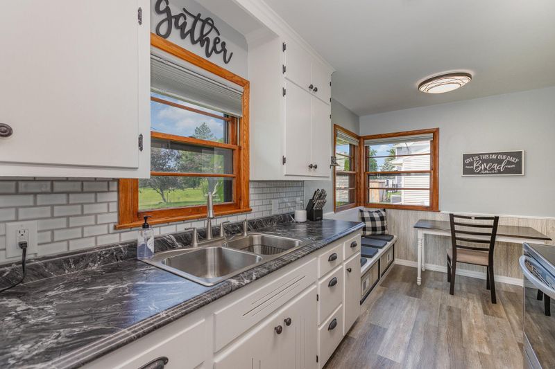 9010 Knox Ave S, Bloomington, MN 55431