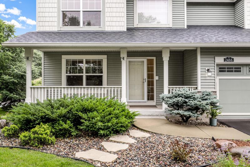 2466 Sandstone Pl, Woodbury, MN 55129