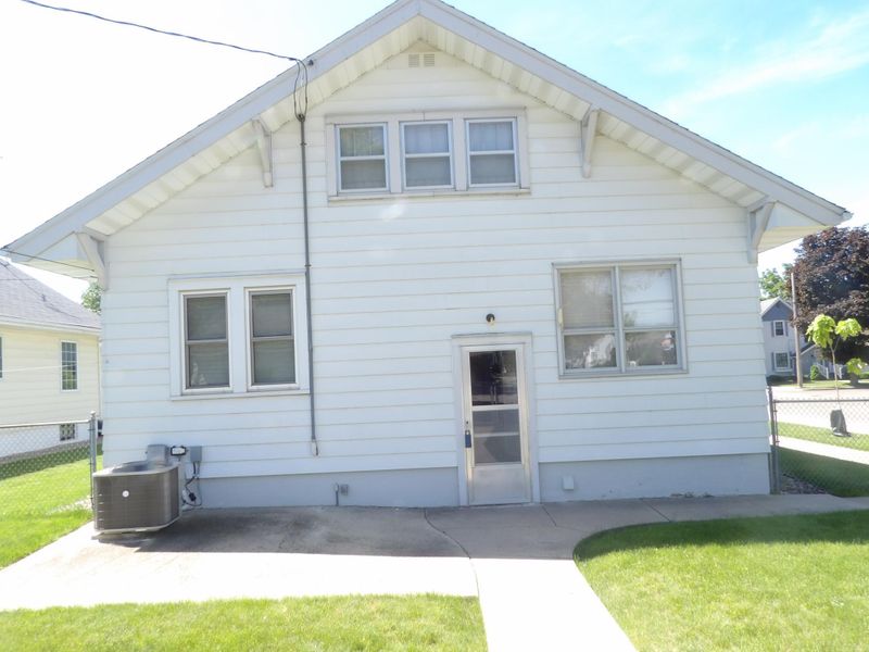 810 1st Ave SW, Austin, MN 55912