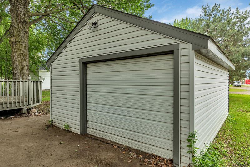 240 2nd Ave SE, Milaca, MN 56353