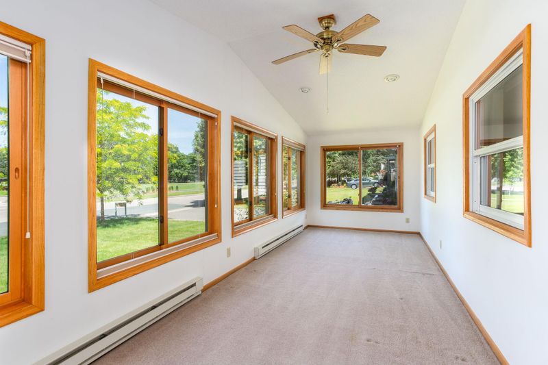 384 W Park St, River Falls, WI 54022