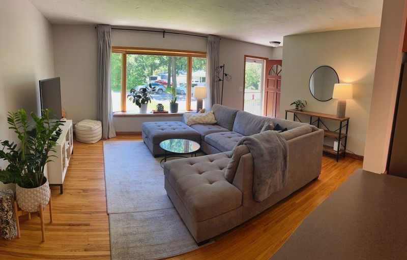 3304 Highland Dr, Burnsville, MN 55337