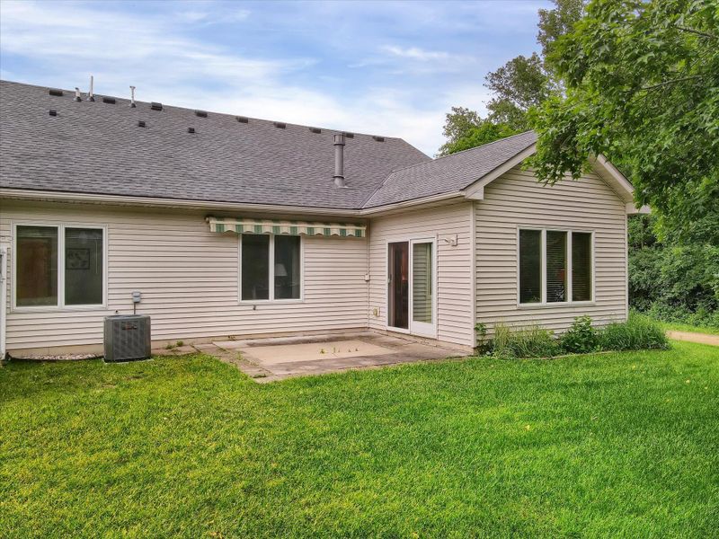 484 3rd St S, Bayport, MN 55003